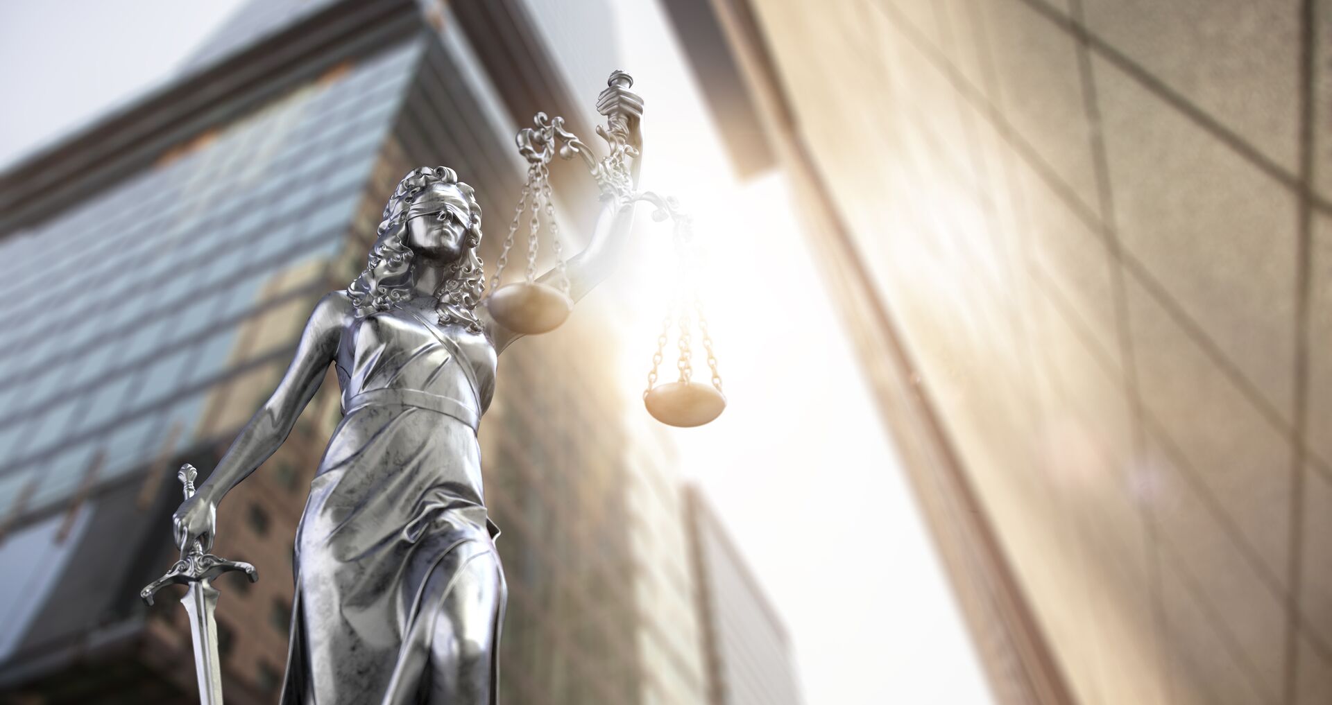 Anwalt mit Erfahrung im Handelsrecht & Gesellschaftsrecht - national & international